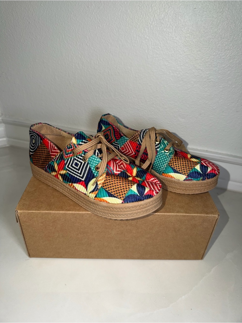 Colorful Geometric Lace-Up Platform Sneakers -